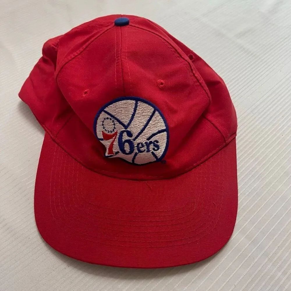 Vintage PHILADELPHIA 76'ers SnapBack Hat Ballcap Red Embroidered Logo